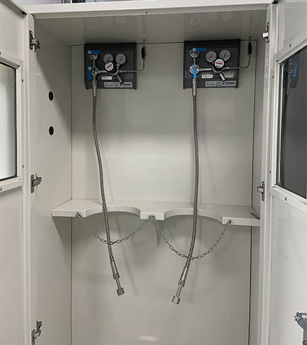 1657010755130962.jpg 氣瓶柜內部.jpg